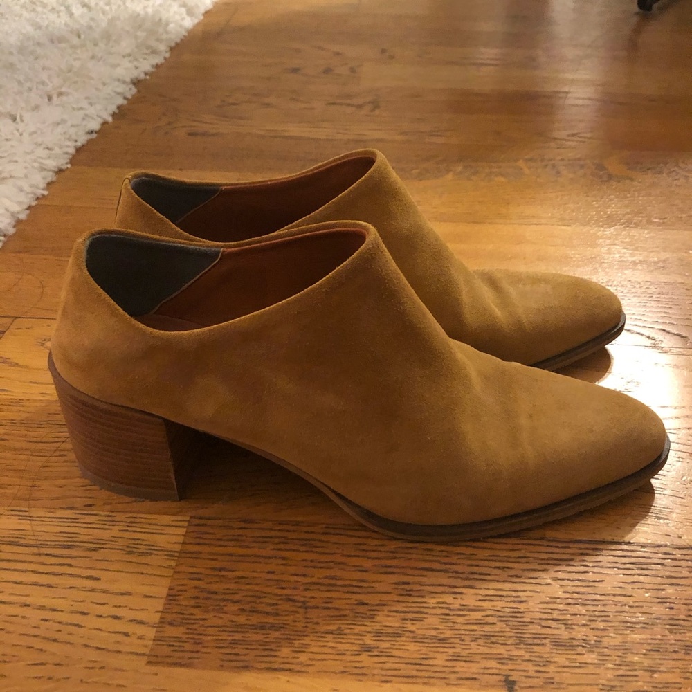 Everlane cognac suede booties size 9